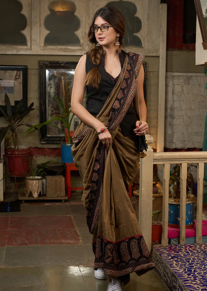 MEHFIL ME HASSE  WALE  PREMIUIM LINEN COTTON  SAREE
