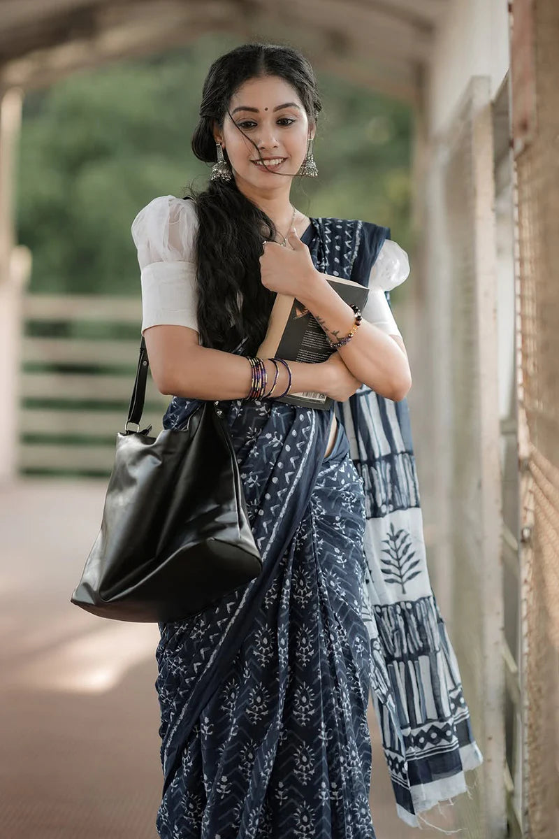 PANCHI BANU UDTI PHIRU WALE PREIMIUIM LINEN COTTON SAREE