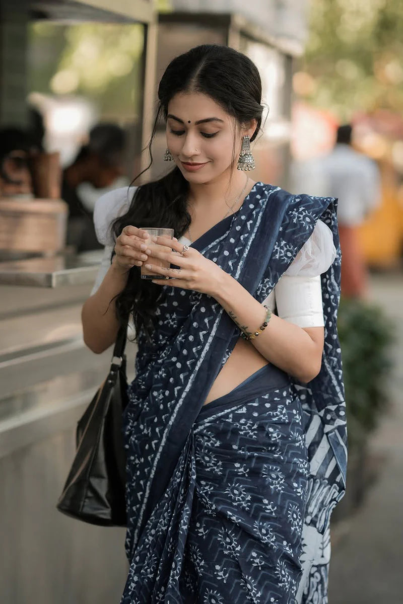 PANCHI BANU UDTI PHIRU WALE PREIMIUIM LINEN COTTON SAREE