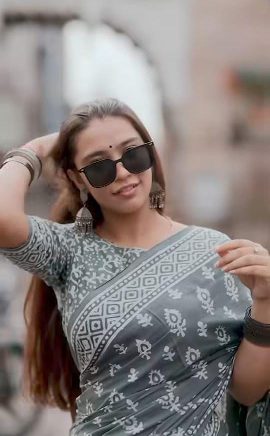 SHAYAR KI GAJAL WALE PREIMIUIM LINEN COTTON SAREE